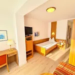 מלון Thermenhotel Tannenhof - Ihr Wohlfuehl-hotel 4*