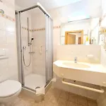 Thermenhotel Tannenhof - Ihr Wohlfuehl-hotel מלון 4*