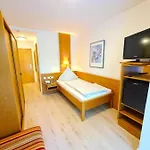מלון Thermenhotel Tannenhof - Ihr Wohlfuehl-hotel