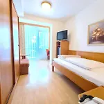 Thermenhotel Tannenhof - Ihr Wohlfuehl-hotel מלון 4*