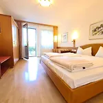 Thermenhotel Tannenhof - Ihr Wohlfuehl-hotel מלון 4*