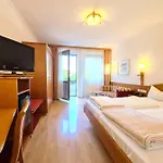 Thermenhotel Tannenhof - Ihr Wohlfuehl-hotel מלון