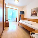 מלון Thermenhotel Tannenhof - Ihr Wohlfuehl-hotel