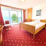 מלון Thermenhotel Tannenhof - Ihr Wohlfuehl-hotel