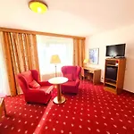 فندق Thermenhotel Tannenhof - Ihr Wohlfuehl-hotel 4*