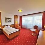 Thermenhotel Tannenhof - Ihr Wohlfuehl-hotel מלון