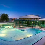 Thermenhotel Tannenhof - Ihr Wohlfuehl-hotel מלון