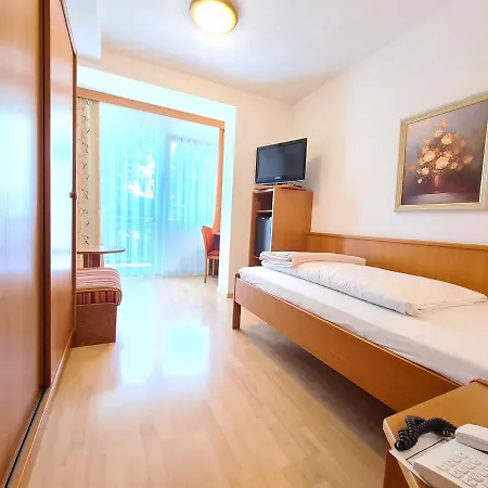 酒店 Thermenhotel Tannenhof - Ihr Wohlfuehl-hotel