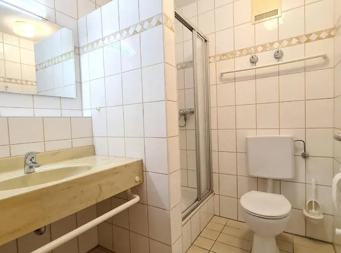 Hotell Thermenhotel Tannenhof - Ihr Wohlfuehl-hotel